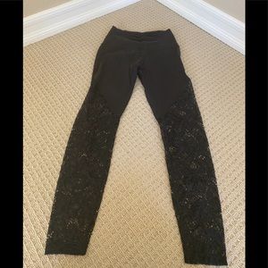 BEYOND YOGA HIGH CUT LACE HIGH WAISTED LEGGING